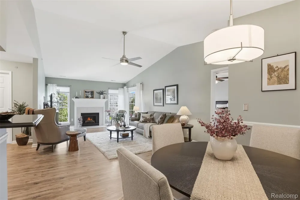 28259 Oakmonte Circle E Lyon Charter Township, MI 48165