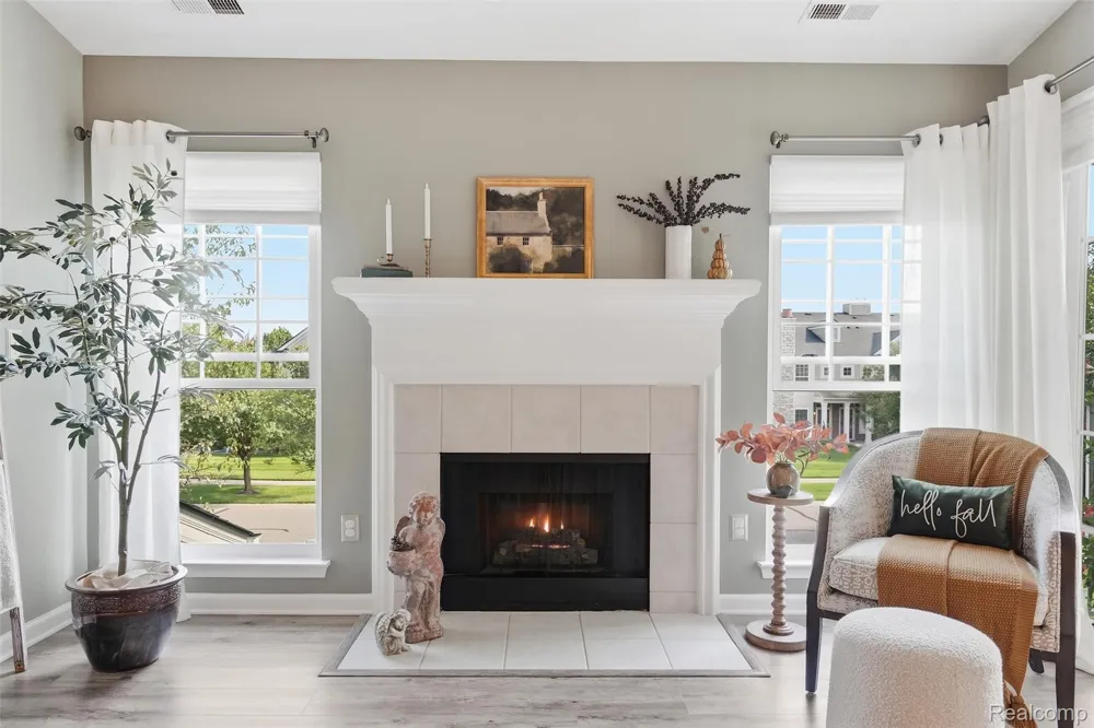 28259 Oakmonte Circle E Lyon Charter Township, MI 48165