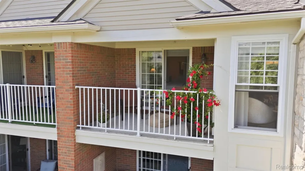 28259 Oakmonte Circle E Lyon Charter Township, MI 48165