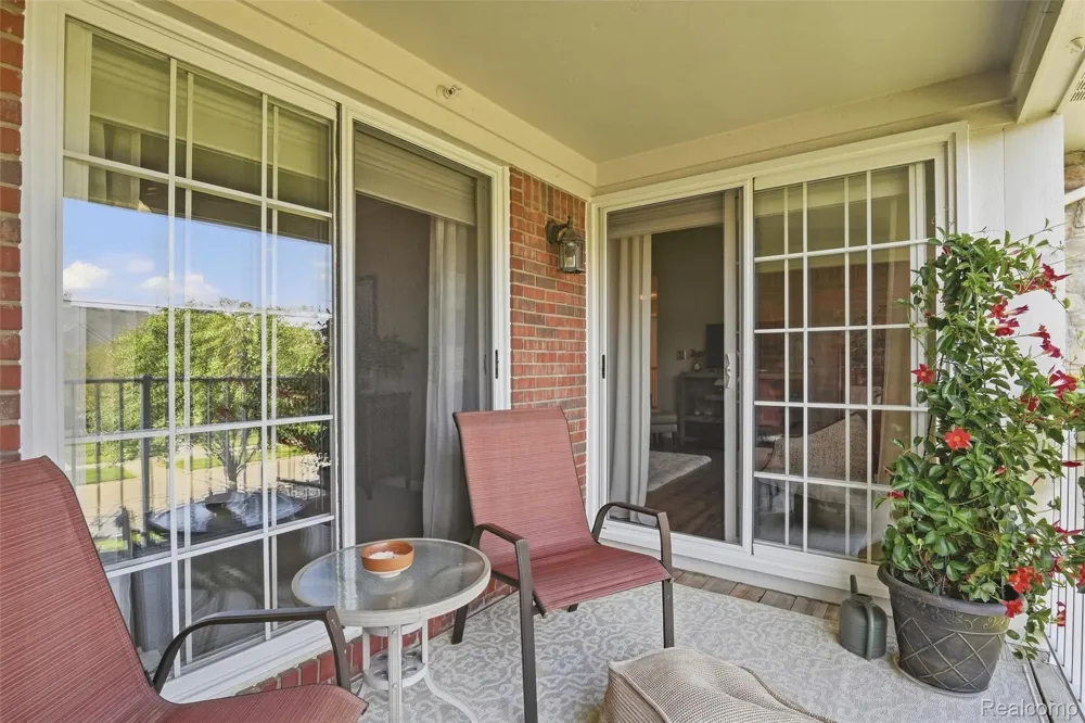 28259 Oakmonte Circle E Lyon Charter Township, MI 48165