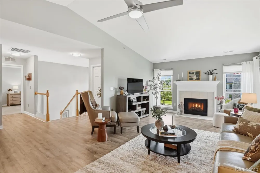 28259 Oakmonte Circle E Lyon Charter Township, MI 48165