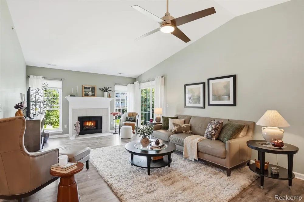 28259 Oakmonte Circle E Lyon Charter Township, MI 48165