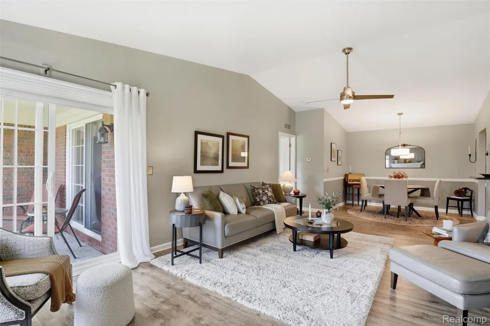 28259 Oakmonte Circle E Lyon Charter Township, MI 48165