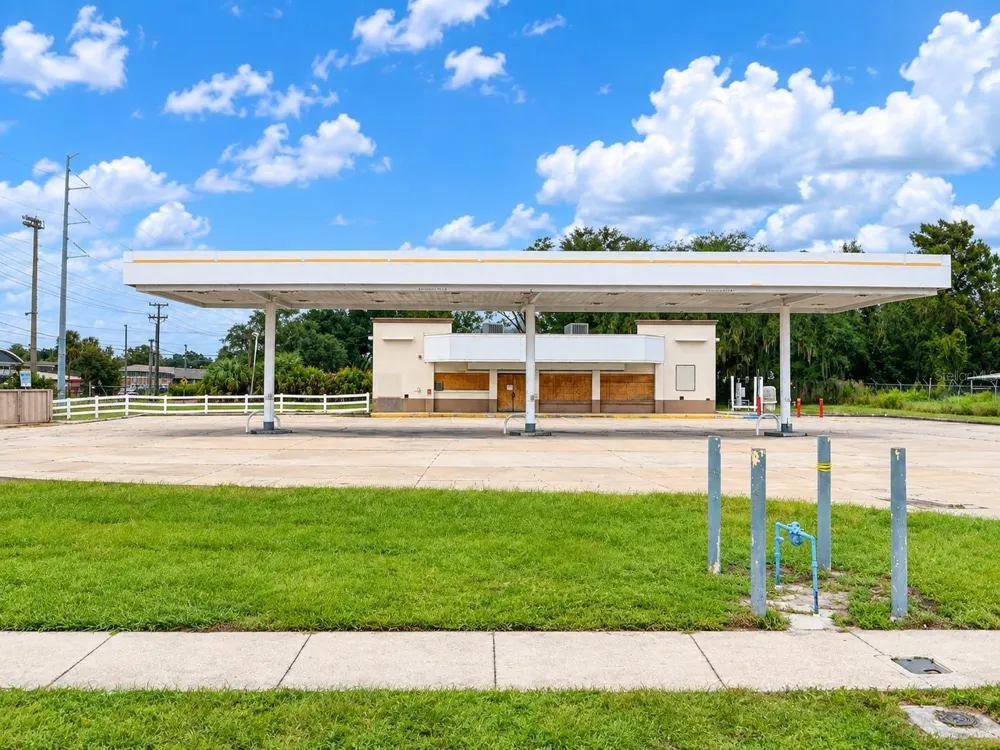 2425 W MEMORIAL BOULEVARD Lakeland, FL 33815