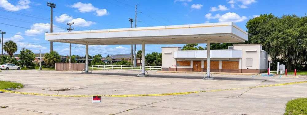 2425 W MEMORIAL BOULEVARD Lakeland, FL 33815