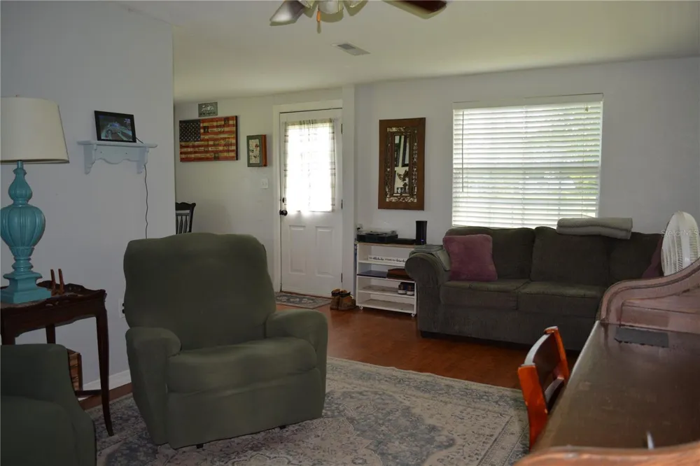 7826 CR 736 Center Hill, FL 33514
