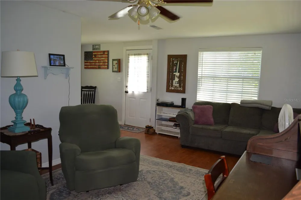 7826 CR 736 Center Hill, FL 33514