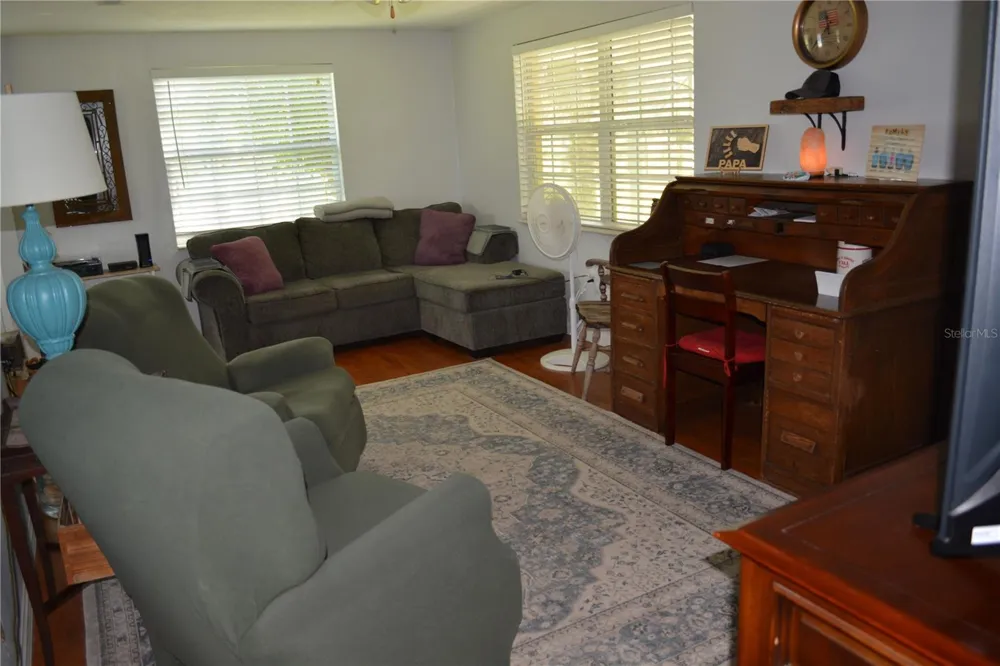 7826 CR 736 Center Hill, FL 33514