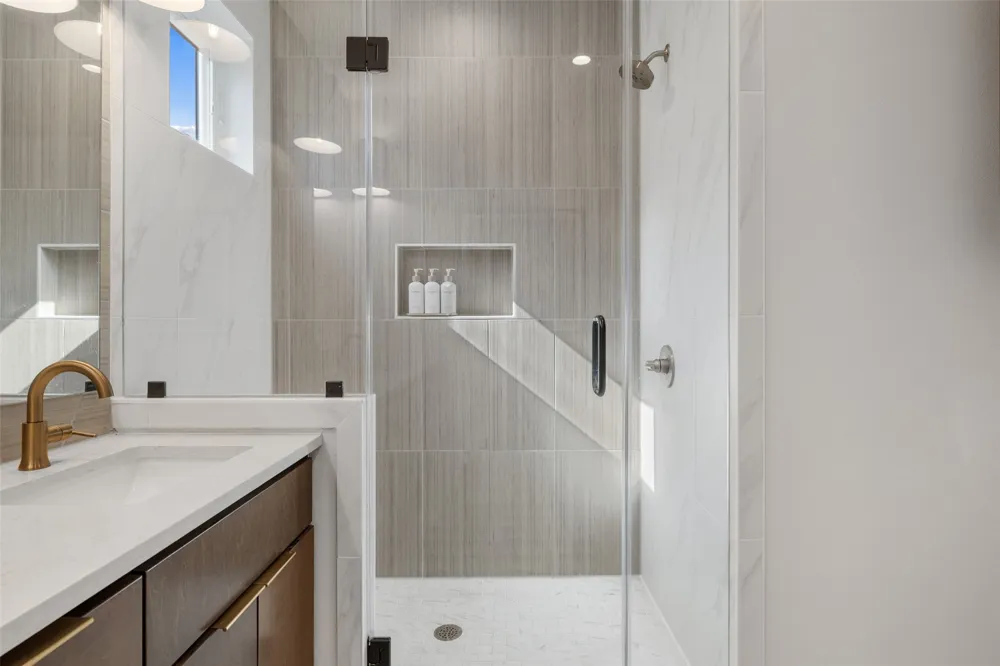 900 S 2nd Street #22 Austin, TX 78704