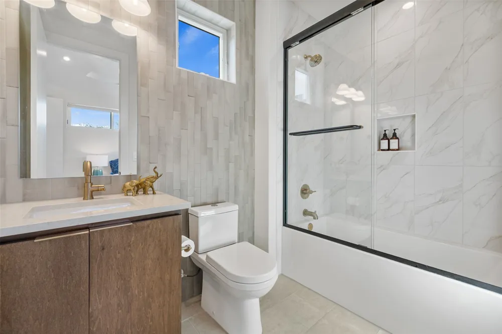 900 S 2nd Street #22 Austin, TX 78704