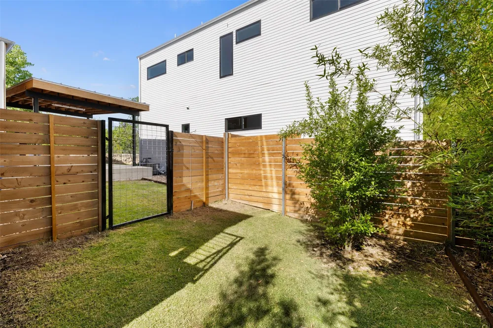 900 S 2nd Street #22 Austin, TX 78704