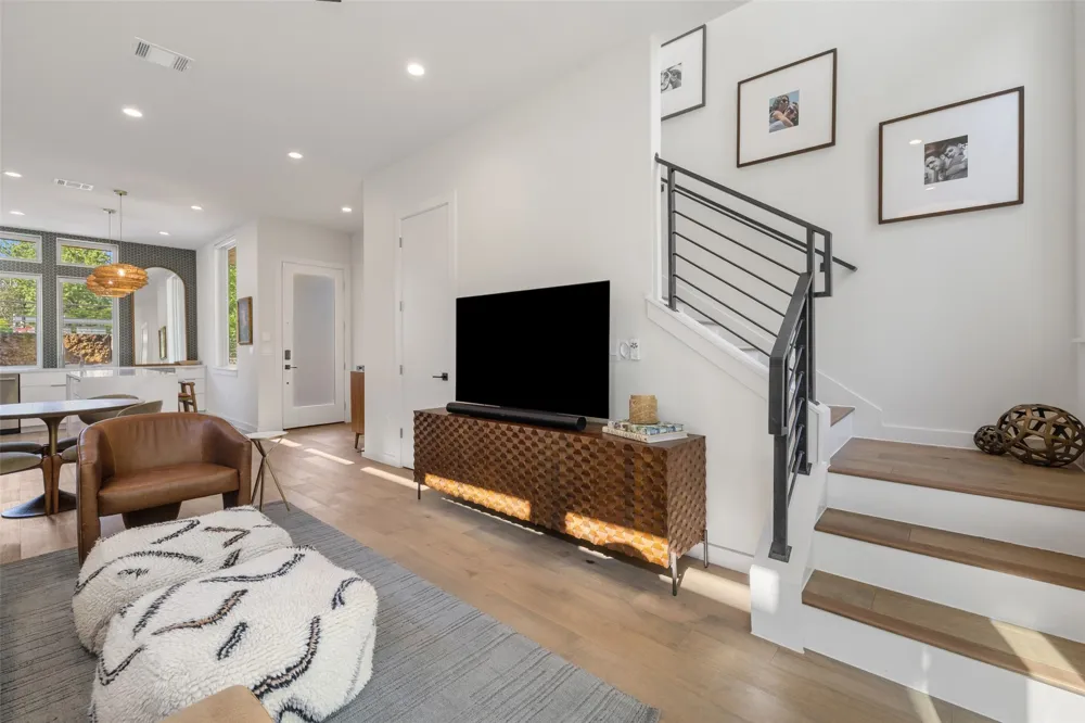 900 S 2nd Street #22 Austin, TX 78704