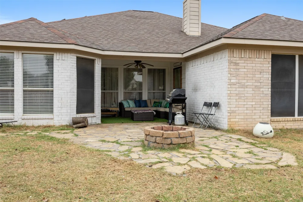 1112 Fawn Meadow Trail Kennedale, TX 76060