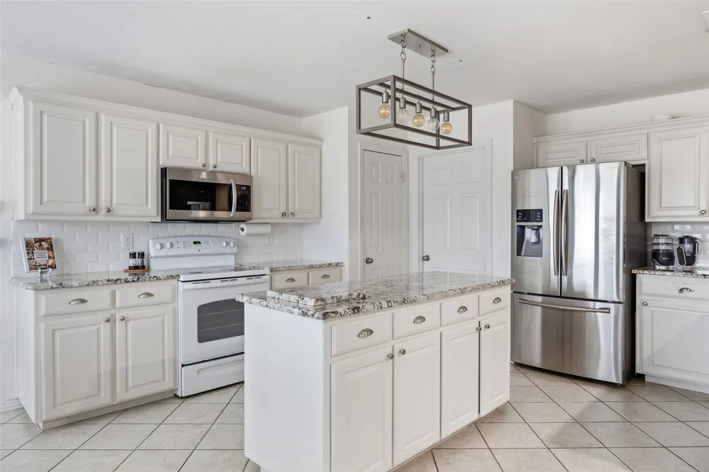 1112 Fawn Meadow Trail Kennedale, TX 76060