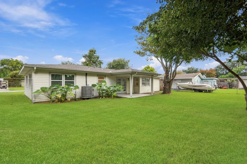 416 21st Avenue Texas City, TX 77590