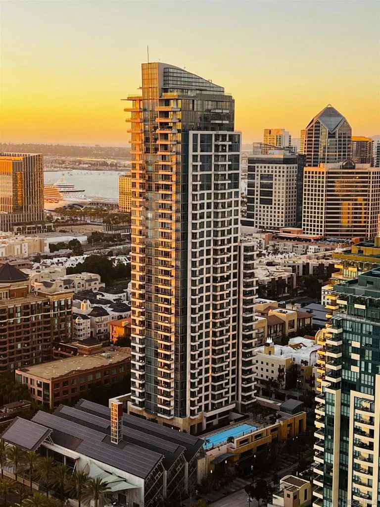 550 Front St #1101 San Diego, CA 92101