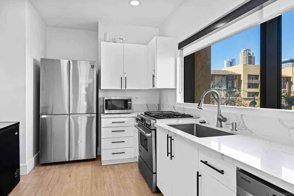 550 Front St #1101 San Diego, CA 92101