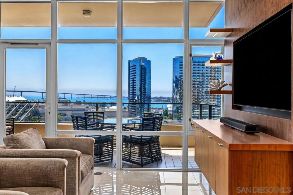 550 Front St #1101 San Diego, CA 92101