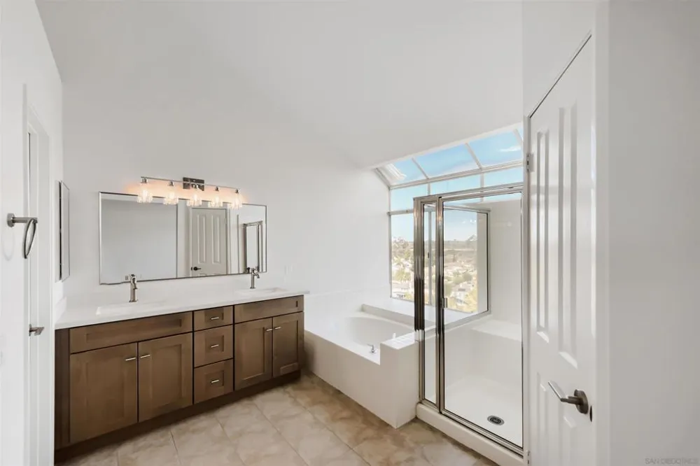11060 Corte Playa Merida San Diego, CA 92124
