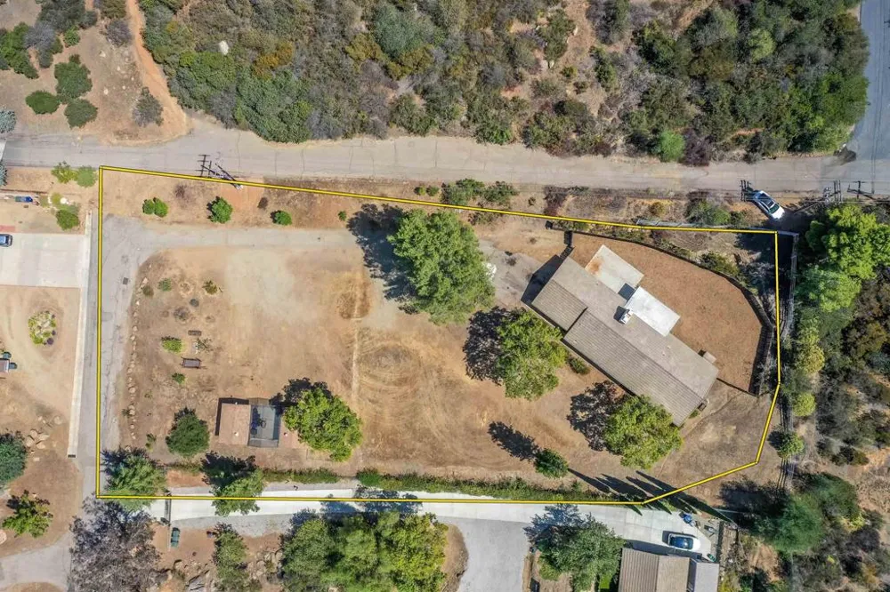 17675 Rancho De Carole Ramona, CA 92065