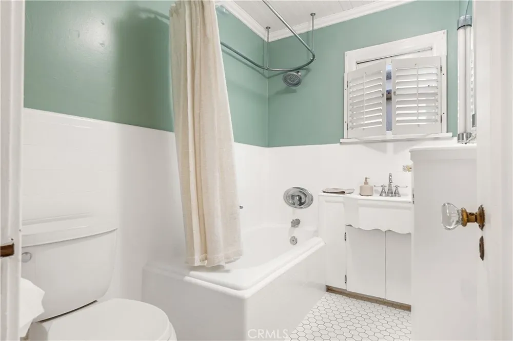 7741 Friends Avenue Whittier, CA 90602