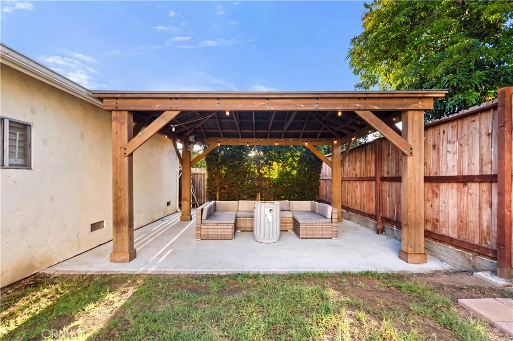 7741 Friends Avenue Whittier, CA 90602