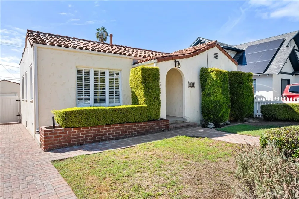 7741 Friends Avenue Whittier, CA 90602