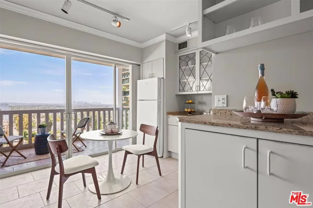 999 Doheny Drive #806 West Hollywood, CA 90069