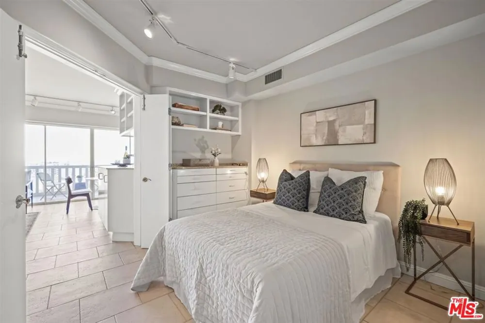999 Doheny Drive #806 West Hollywood, CA 90069