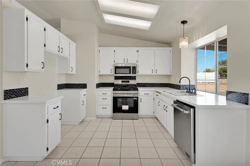 18190 Pitache Street Hesperia, CA 92345