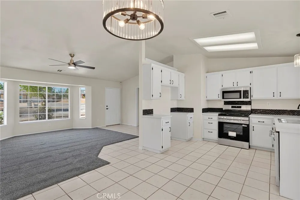 18190 Pitache Street Hesperia, CA 92345
