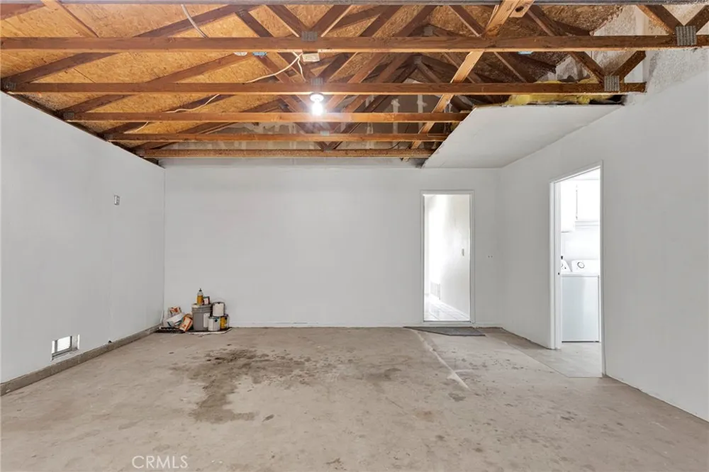 18190 Pitache Street Hesperia, CA 92345