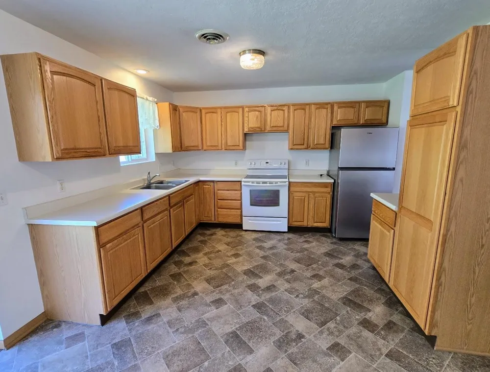 163 Ridgeview Drive Pipestone, MN 56164