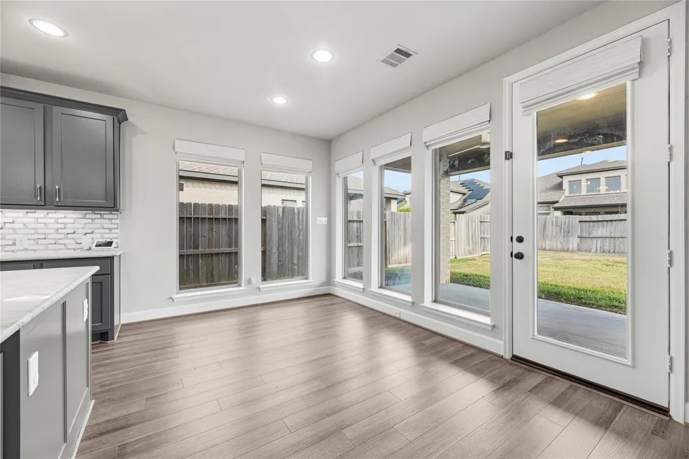 9511 Shaded Tree Drive Missouri City, TX 77459