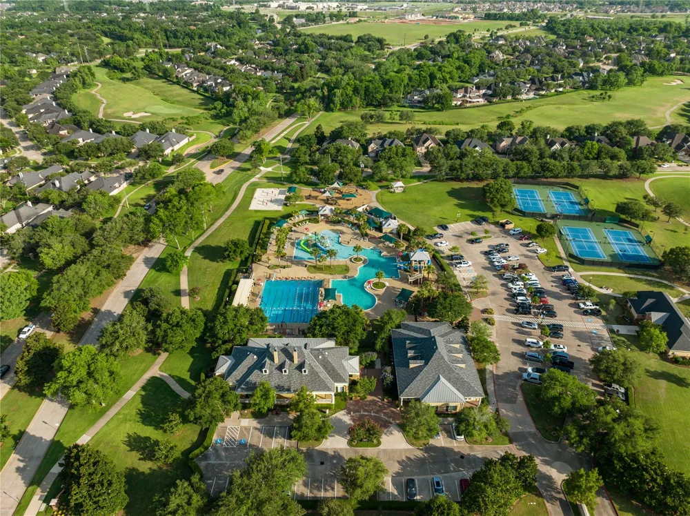 9511 Shaded Tree Drive Missouri City, TX 77459