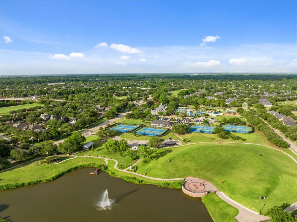 9511 Shaded Tree Drive Missouri City, TX 77459