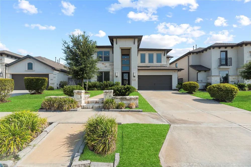 9511 Shaded Tree Drive Missouri City, TX 77459