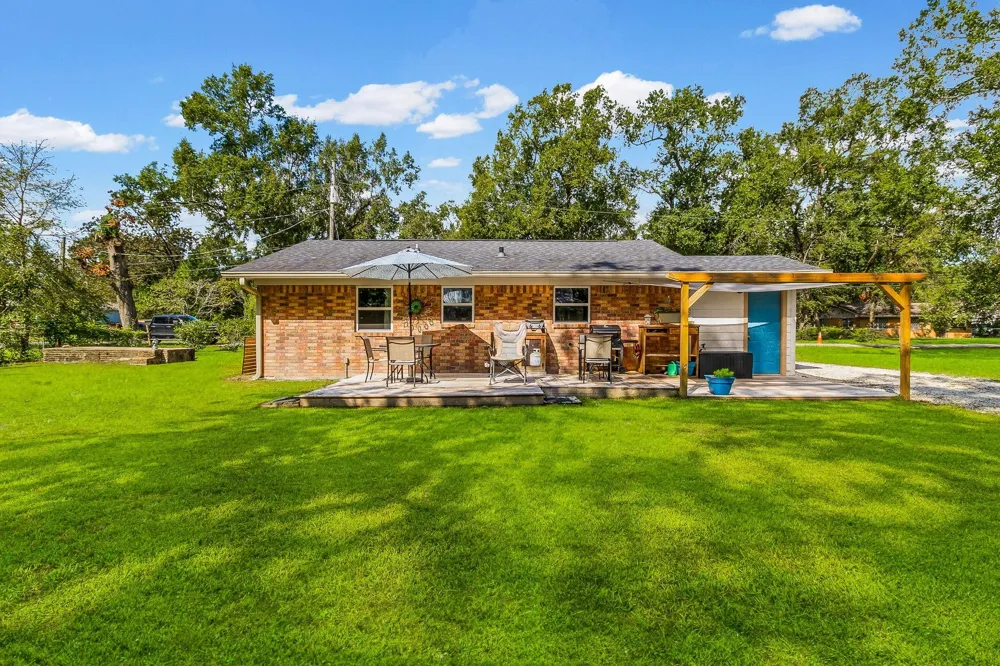 1220 Bluebird Avenue Livingston, TX 77351