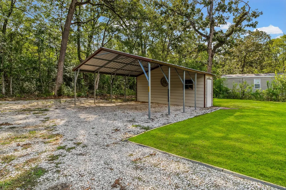 1220 Bluebird Avenue Livingston, TX 77351