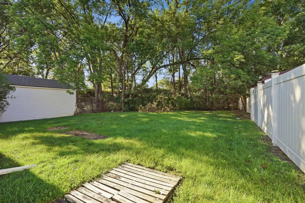 17243 Horger Avenue Allen Park, MI 48101