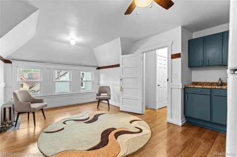 2405 Field 3rd Floor Street