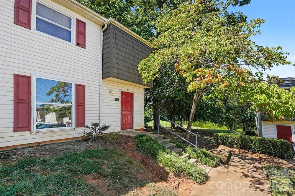 7964 Shady Oak Trail #212 Charlotte, NC 28210