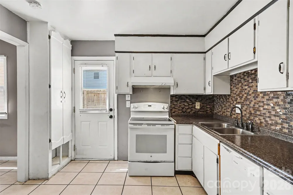7964 Shady Oak Trail #212 Charlotte, NC 28210
