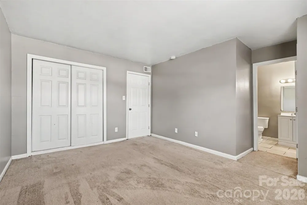 7964 Shady Oak Trail #212 Charlotte, NC 28210