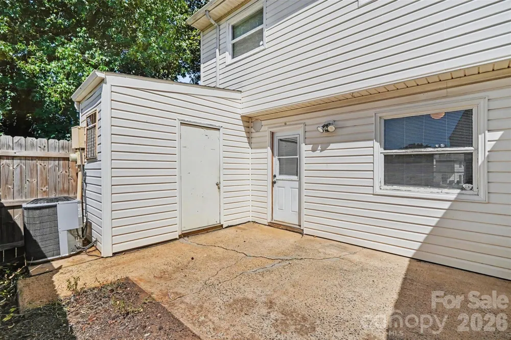 7964 Shady Oak Trail #212 Charlotte, NC 28210