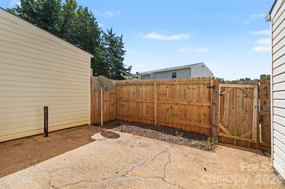 7964 Shady Oak Trail #212 Charlotte, NC 28210