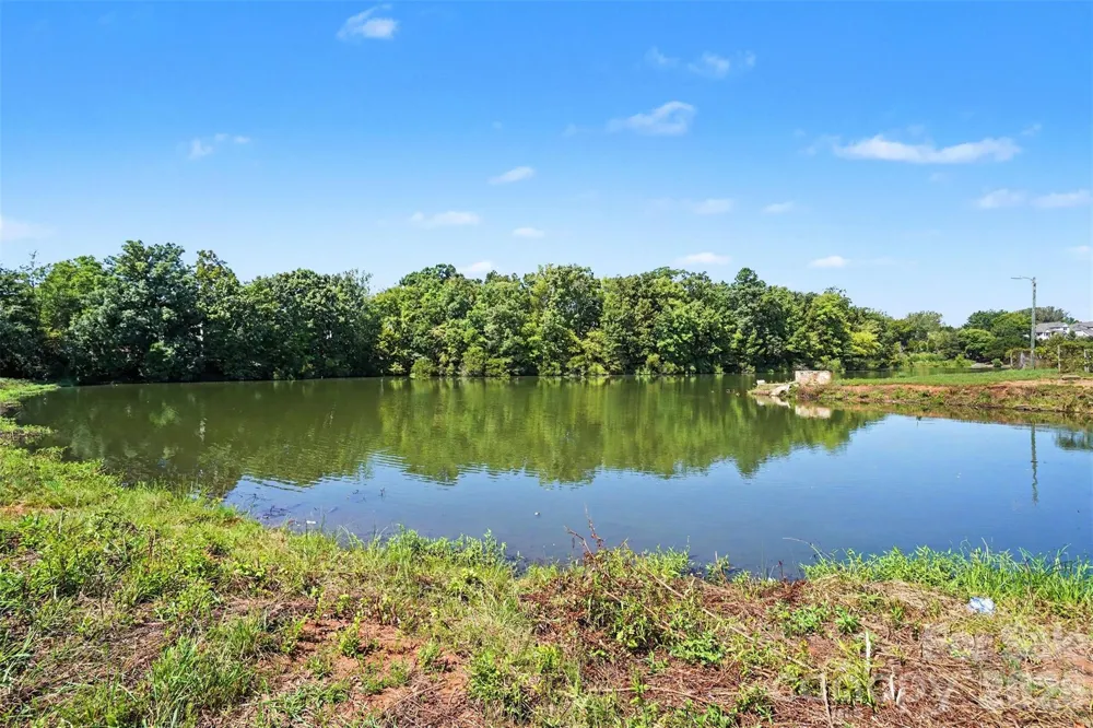 7964 Shady Oak Trail #212 Charlotte, NC 28210