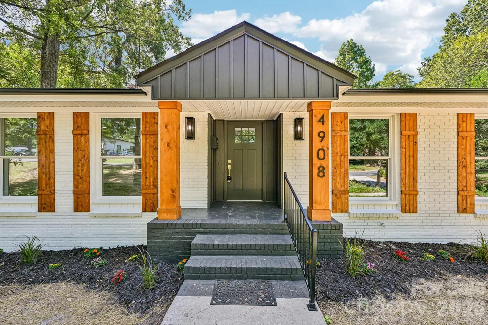 4908 Zephyr Lane Charlotte, NC 28209