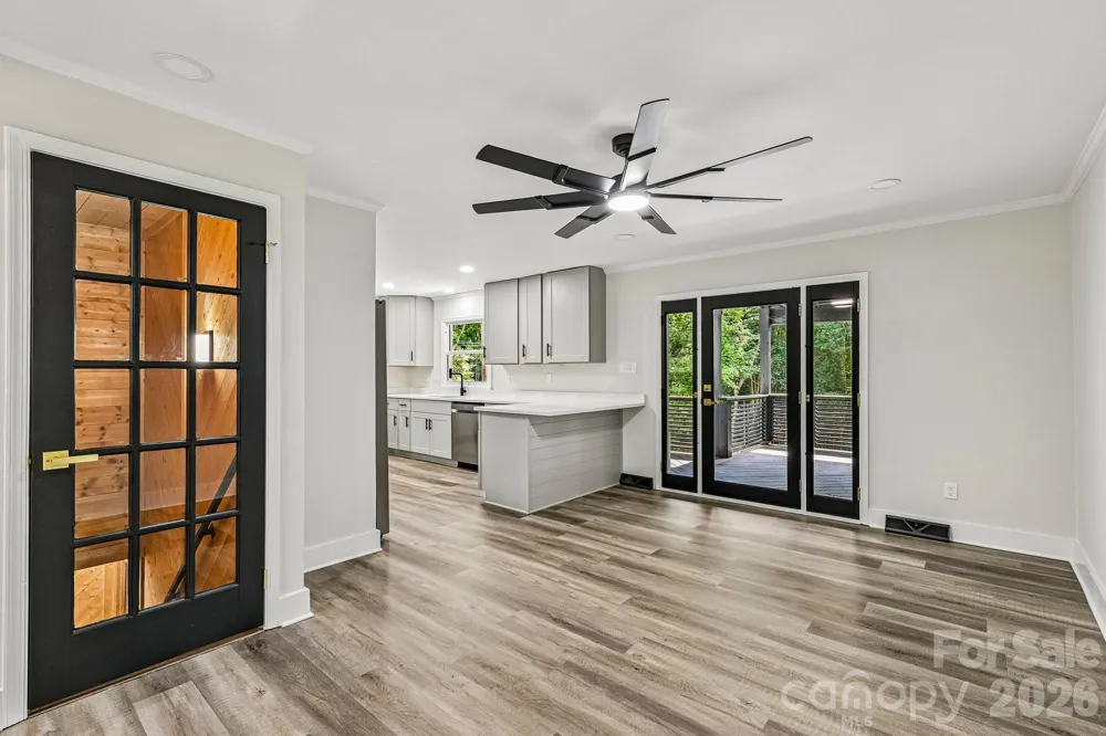 4908 Zephyr Lane Charlotte, NC 28209
