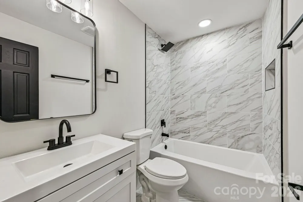 4908 Zephyr Lane Charlotte, NC 28209
